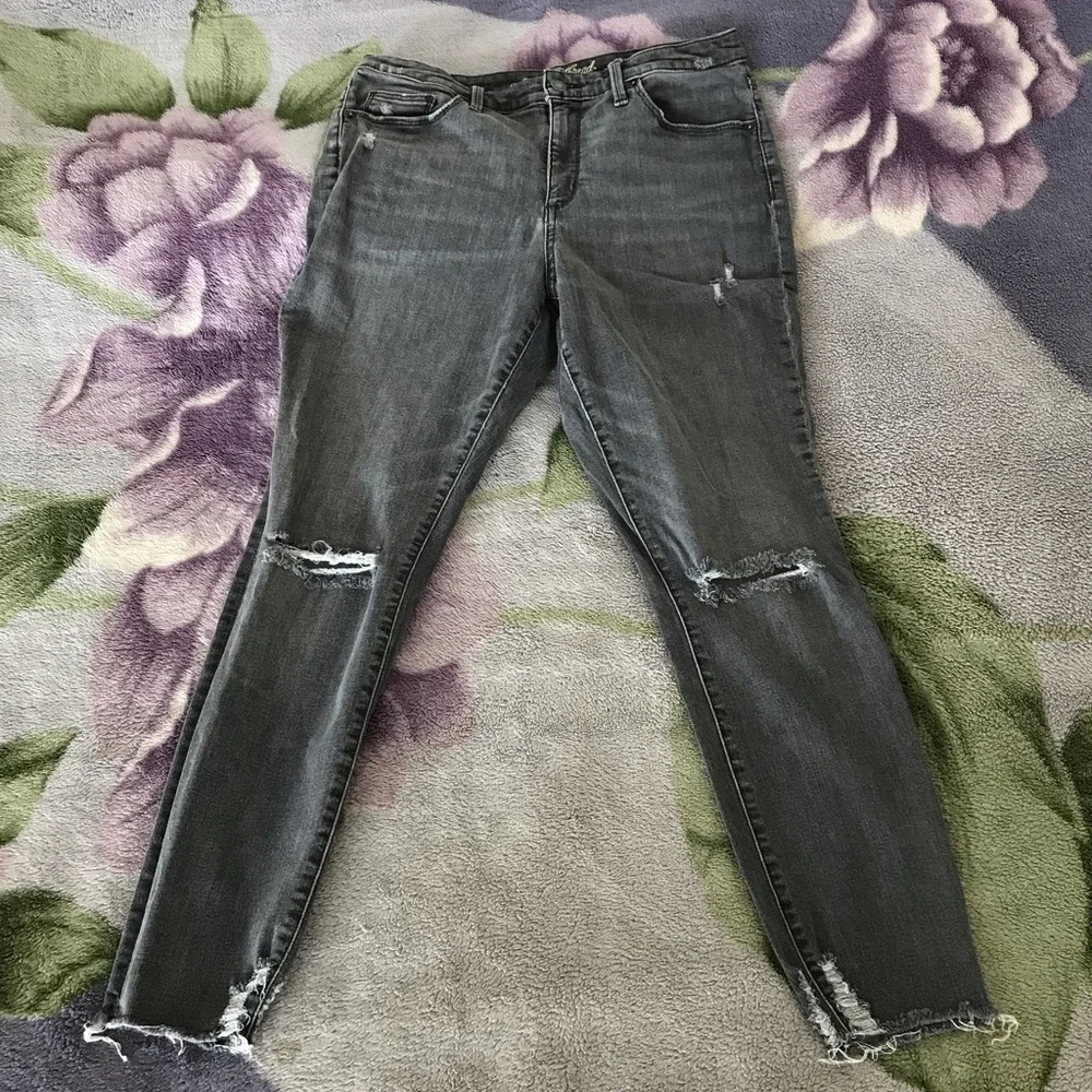 Universal Thread High Rise Skinny Jean - Picture 5 of 16